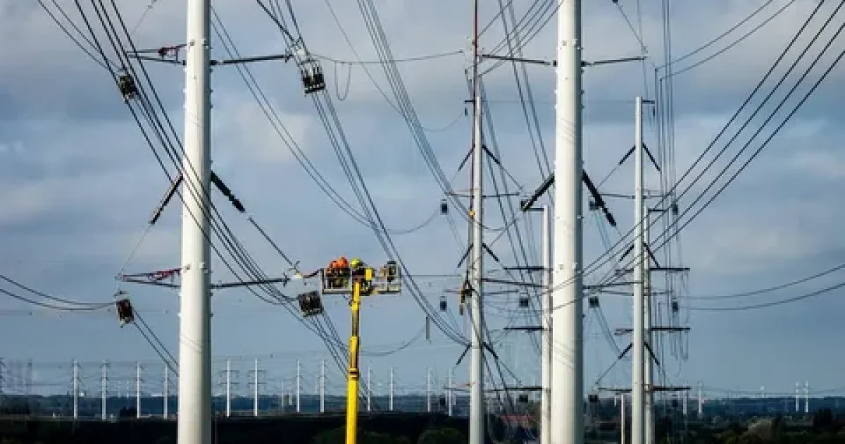 Grid connection service for reliable power supply and solar energy setup